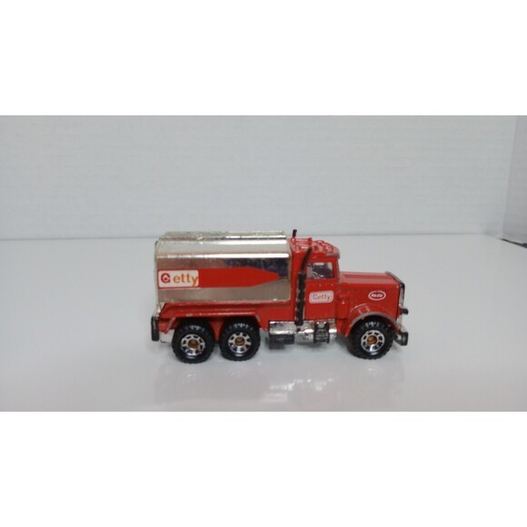 Vintage 1981 Matchbox Peterbilt 1:64 Diecast Getty Red and Silver - Picture 5 of 7